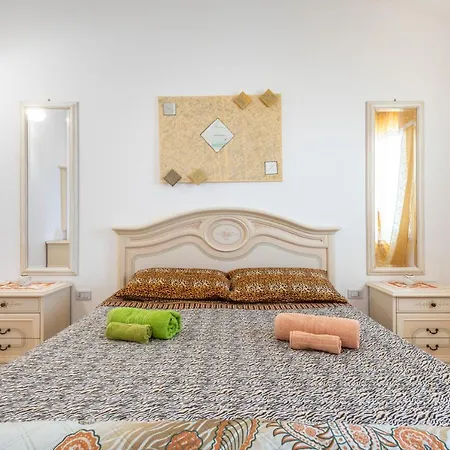 Casa Vacanze L'ulivo Tatil Evi SantʼAntìoco